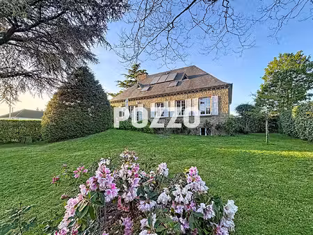 a vendre - avranches (centre-ville) - maison 7 pièce(s) 170 m² - terrain 1302 m²