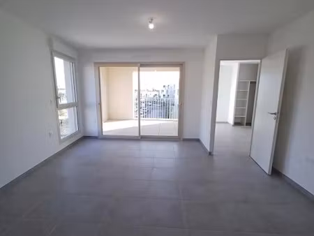 location appartement 2 pièces 44.71 m² à hyeres (83400), 802 €