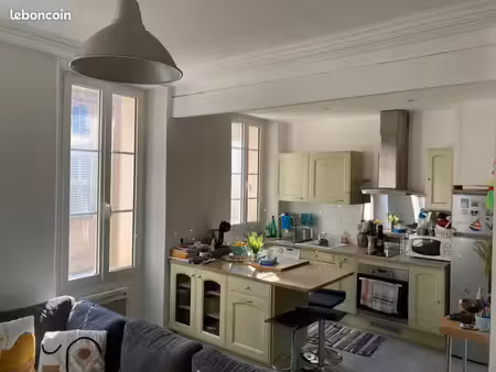 charmant t2 rénové & climatisé de 40 m² – centre historique de roquebrune-sur-argens