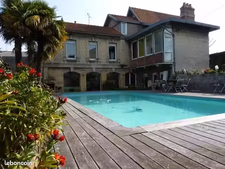 grande maison en pierre a louer