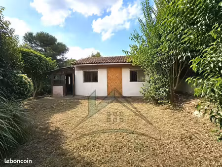 terrain 571 m² istres