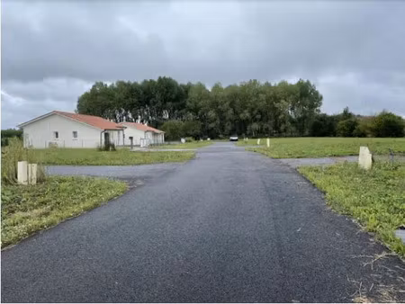 terrain à bâtir de 610 m² à hagetmau (40)
