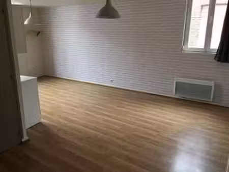 location appartement 2 pièces à valenciennes (59300) : à louer 2 pièces / 36m² valencienne