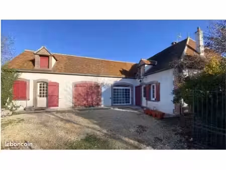 ? à louer – magnifique maison de caractère de 180 m² sur 6 000 m² de terrain ?