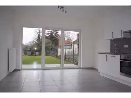 bel appartement rdc 1chambre avec jardin et place de parking