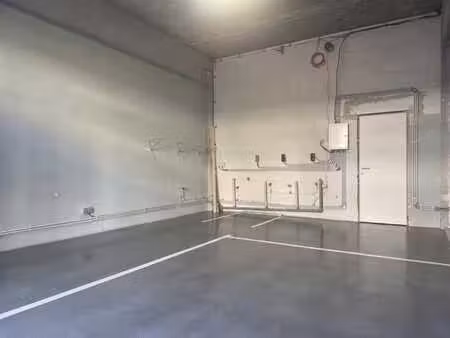 un centre commercial dynamique - 90 places de parking
