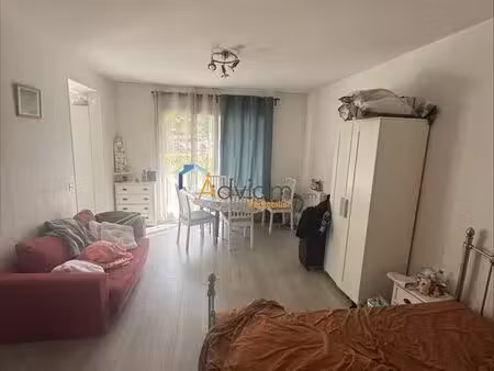 studio 1 pièce 32 m²