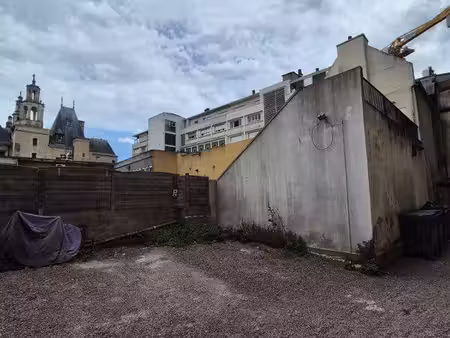 loue parking extérieur sécurisé - hyper centre caen
