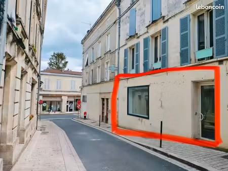 local commercial au centre-ville de barbrezieux