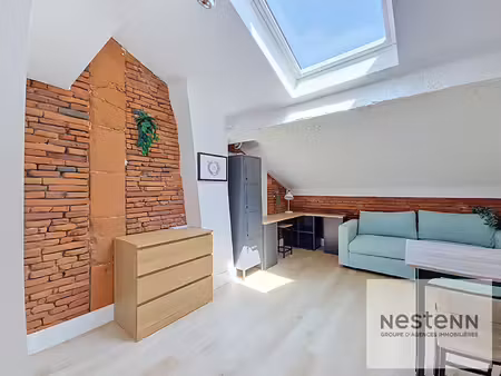 appartement t1 climatisé à louer en dernier étage place du capitole toulouse