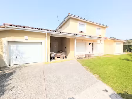 maison familiale t5 de 162 m2 avec jardin et garage