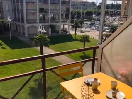 appartement t2 sur port de plaisance