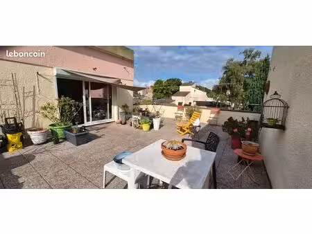 appartement t3- grande terrasse - garage - quartier château