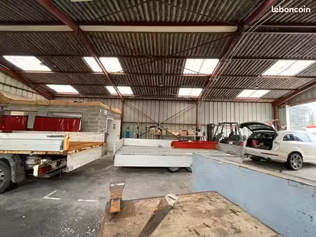 local d'activité 305 m²