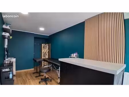local 25 m²