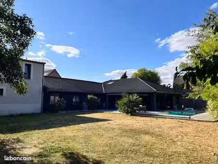 superbe maison familiale de 300 m² avec piscine