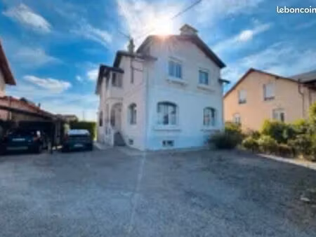 maison grand terrain