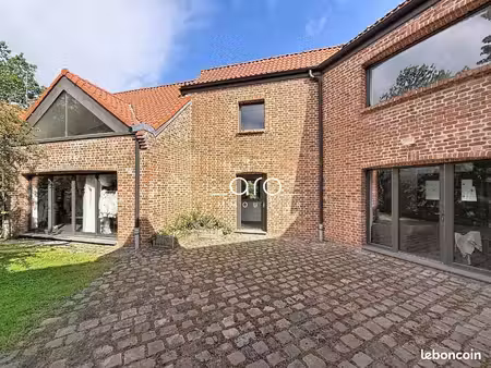 maison 6 pièces 235 m²