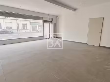 bâtiment 405 m²