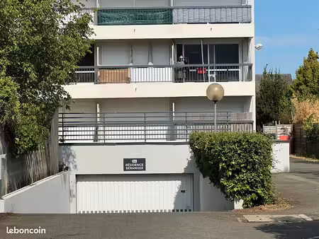 parking/box le mans