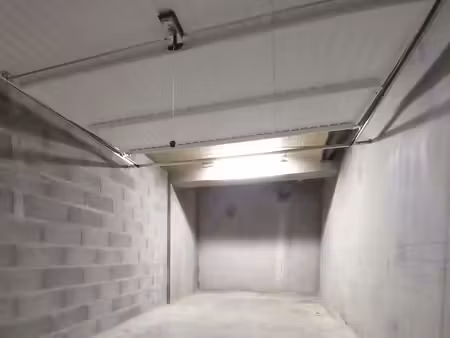 garage securise 14m² avec prise + eclairage interieur - rumilly centre