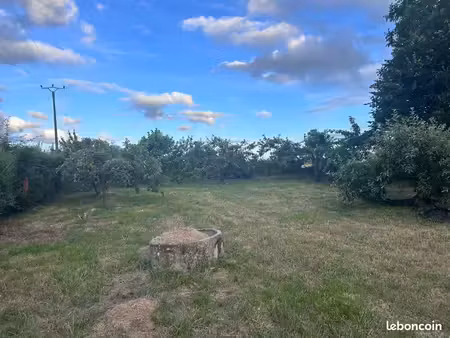 je vends un terrain