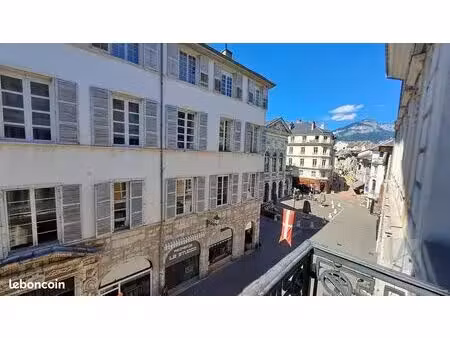 appartement 7 pièces 220 m²