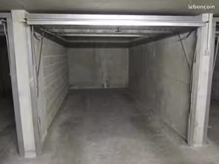 parking 15 m² ayse