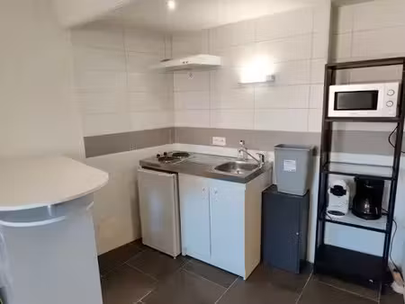location meublée appartement 1 pièce 22 m² à carpentras (84200), 400 €