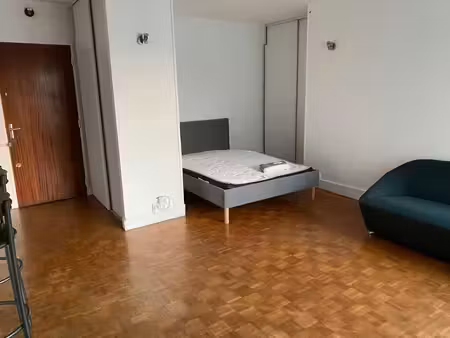 location meublée appartement 1 pièce 32 m² à paris 20ème (75020), 1 300 €