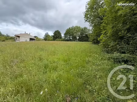 terrain 3 968 m² le bez