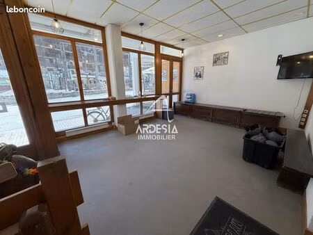 local commercial 107 m² modane