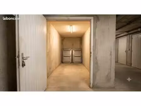 grandes caves de stockage saines - 20 m² et 25 m² à niort