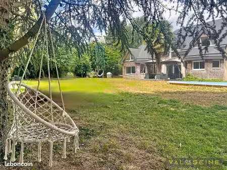 maison 7 pièces 240 m²