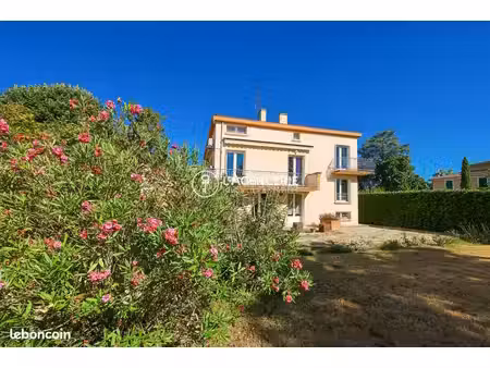 propriété 7 pièces 200 m²