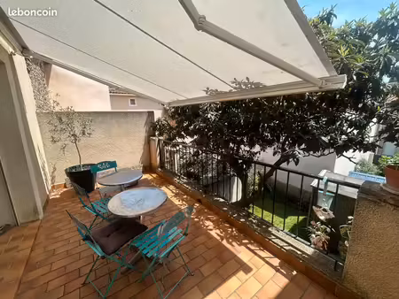 vend maison de village t4 à vias