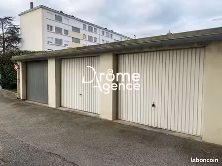 parking/box 15 m² valence