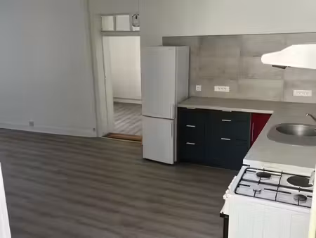 charmant t2 lumineux avec cour privative proche centre ville
