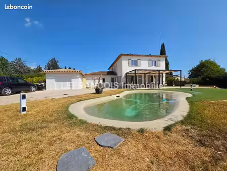 villa 5 pièces 135 m²