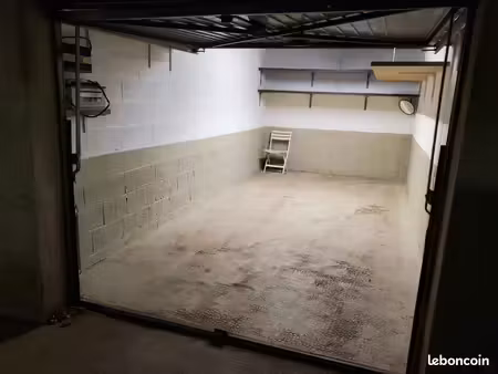 box à fresnes (limite antony)