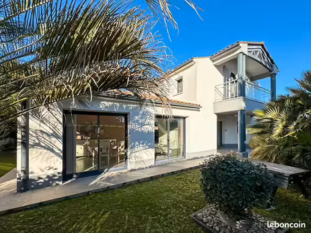 maison 6 pièces 217 m²