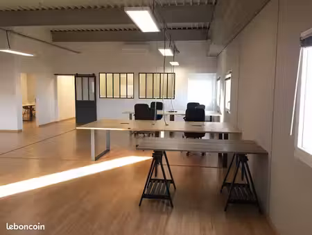 bureaux paysagés de 160 m2