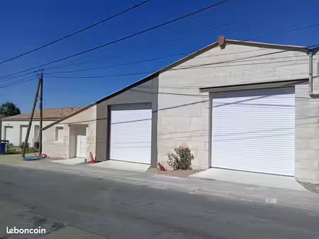 bâtiment professionnel en pierre 182 m² – divisible en 2 – parking