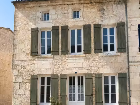 maison ancienne tout juste rénovée, pleine de charme