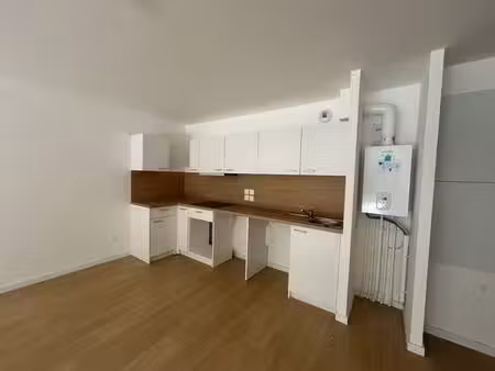 grand et spacieux t4 de 98m² avec une terrasse de 17m²