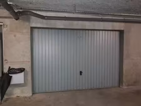 garage fermé en sous-sol