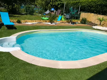 maison familiale avec piscine particulier