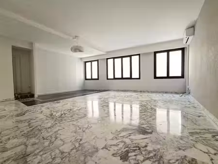 location local d’activités cannes 06400 81m²