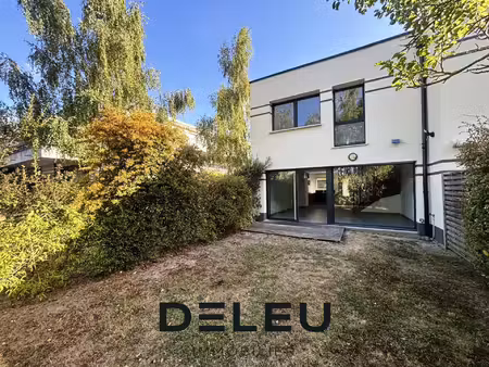 maison contemporaine de 2011 3 chambres avec jardin