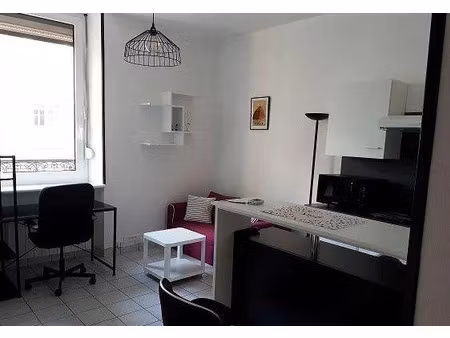 location meublée appartement 1 pièce 22 m² à reims (51100), 490 €